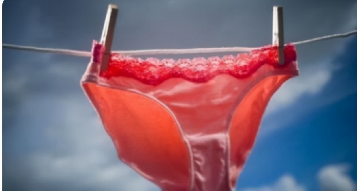 女生短裤发黄发硬怎么清洗,裤洗后总是发黄发硬