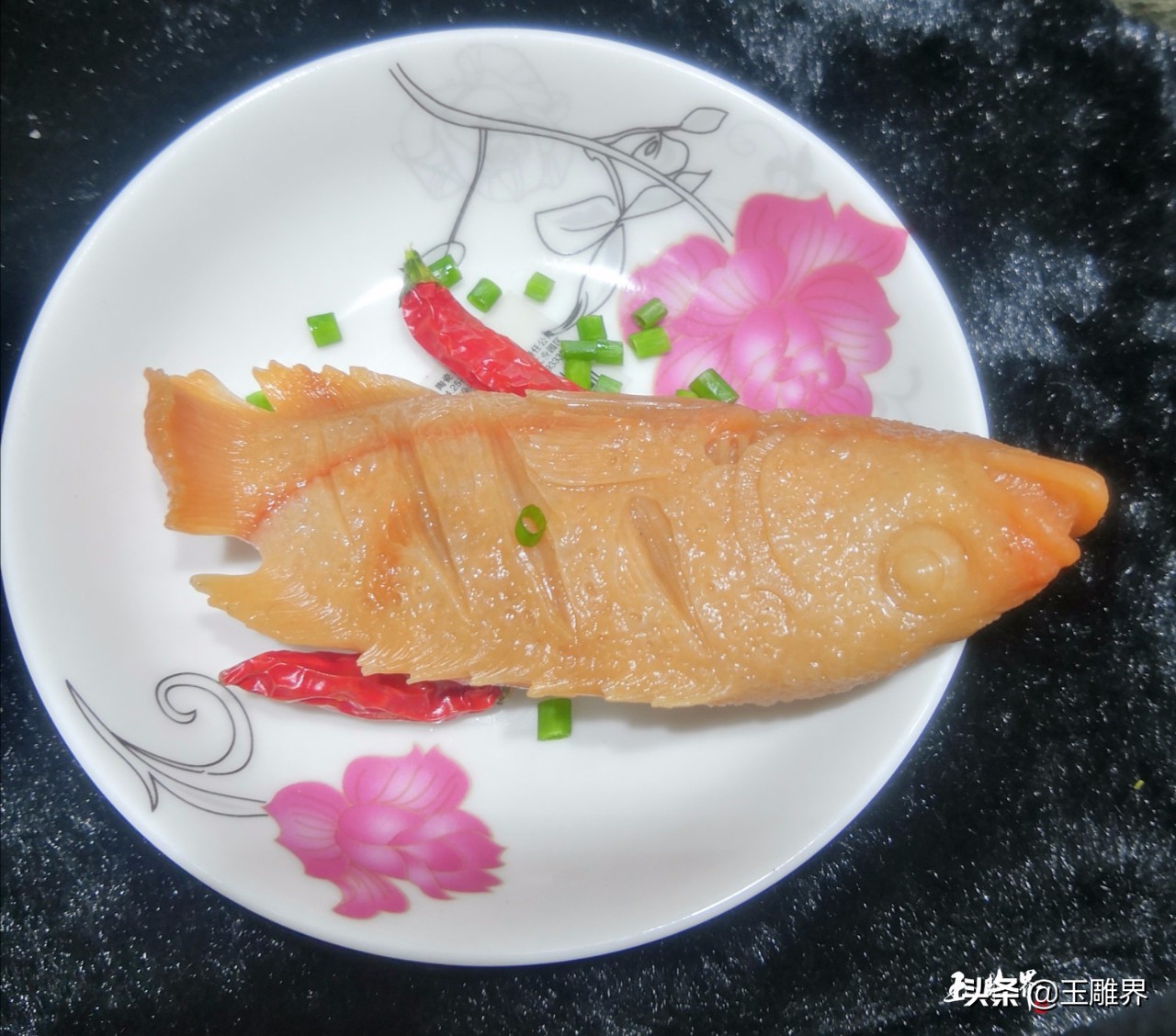 玉雕师掌勺!红黄翡变红烧鱼,口水流了