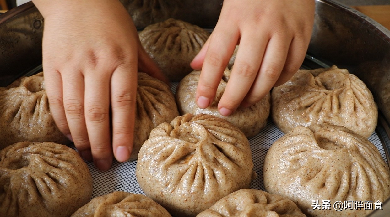 多用这菜调包子馅,多用这面擀包子皮,孩子吃促消化,成人吃减肉