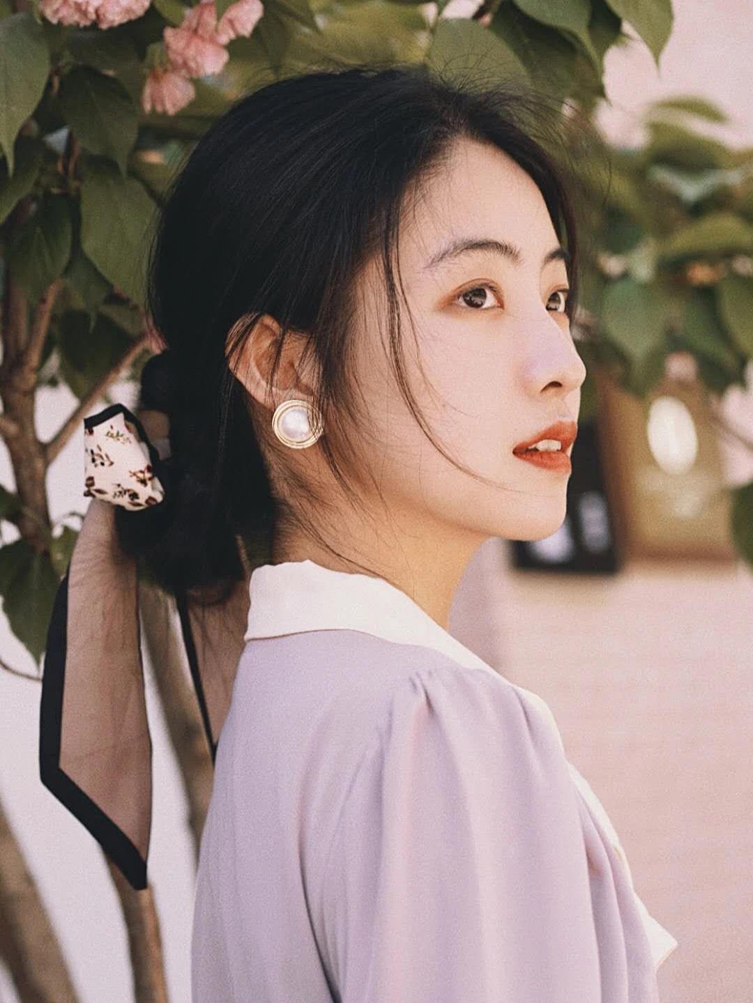 披着扎起来都好看的小个子发型,小个子发型150显高显气质广州