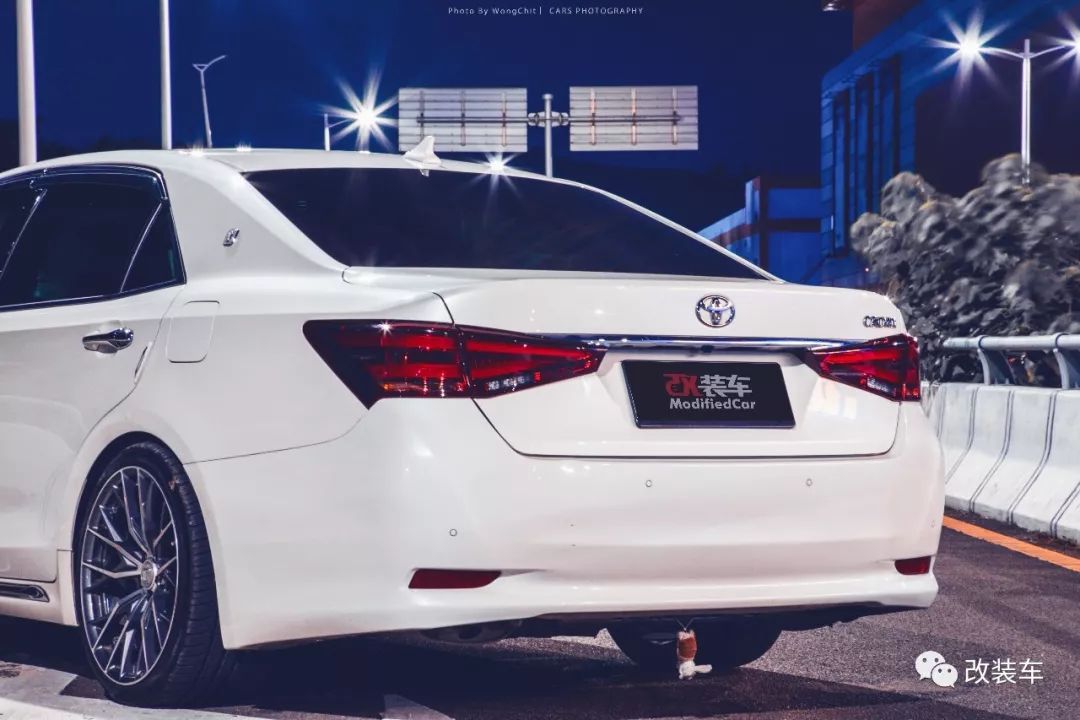 14代丰田皇冠改色,14代丰田皇冠颜值如何