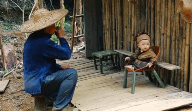 【设计篇】61岁中国大爷火爆外媒!“玩”木头让上亿老外看傻眼!