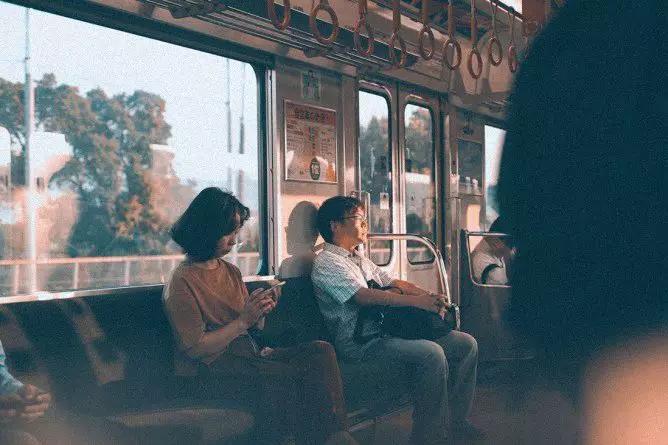 火车硬卧为什么便宜,火车卧铺怎么老是买不到