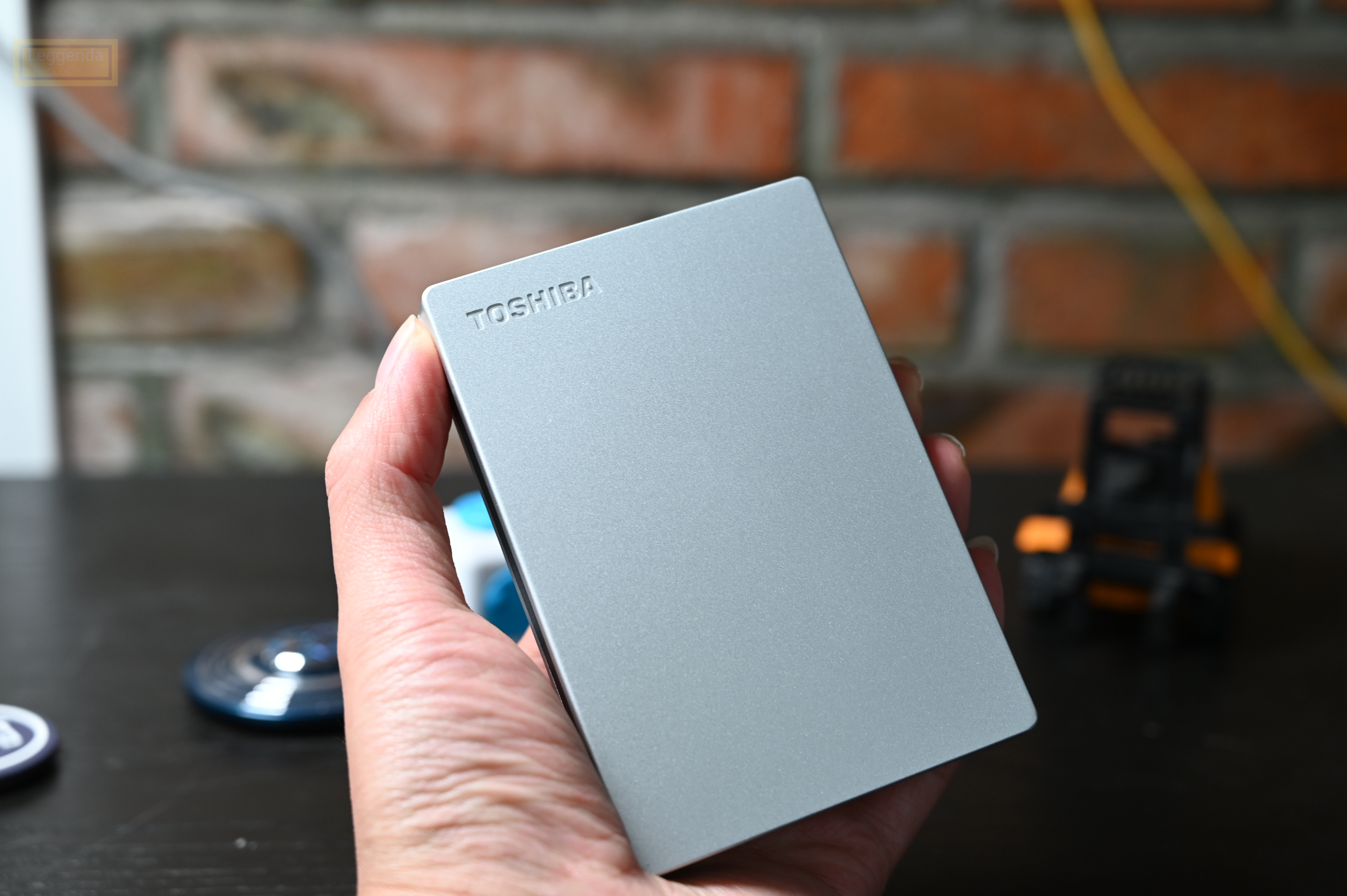 东芝canvioslim硬盘分几个系列,东芝canvioslim是机械还是固态