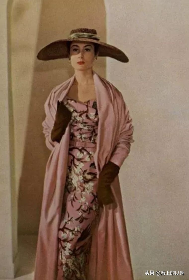 好看的干枯玫瑰豆沙色,阿玛尼干枯玫瑰色105气质豆沙色