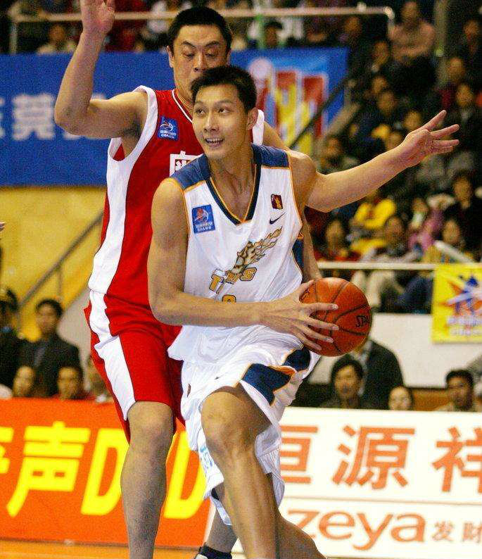 阿联最强一战41分11篮板,中国篮坛传奇王治郅