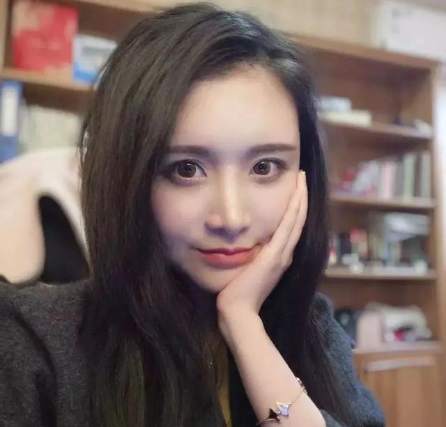 如何从音乐本质上评价陈一发的单曲《童话镇》？