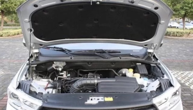 五菱宏光s5.98万提裸车,五菱宏光s一般多少钱提车