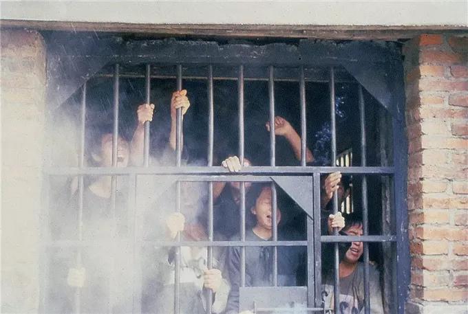 悬崖之上周乙怎么与小兰接头,悬崖之上大结局周乙与小兰对话