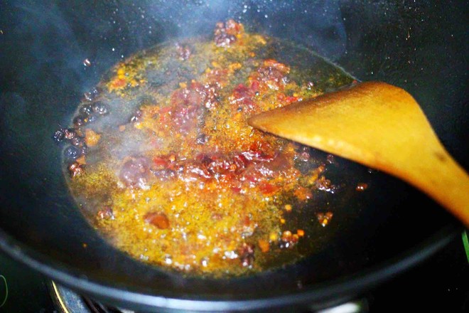 鸡胗炒鸡胗需要焯水吗,炒鸡胗用不用先煮熟