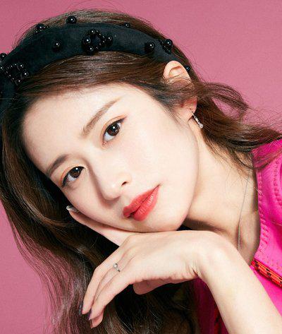 CK换了一个模特，人们却吵翻了：“又黑又胖就不配穿性感内衣？”