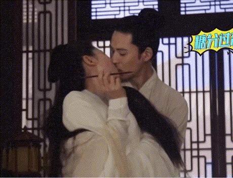 她又被传婚变?这么大尺度激情戏都接,颜也遭嘲了…