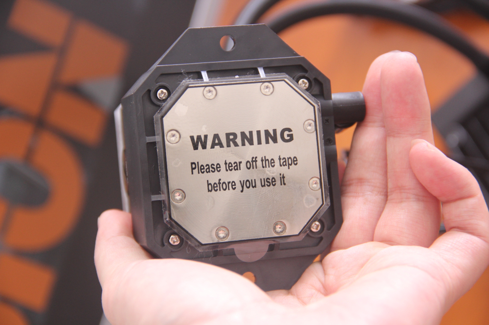 怎么让散热器跟机箱风扇神光同步,cpu散热器风扇替换神光同步