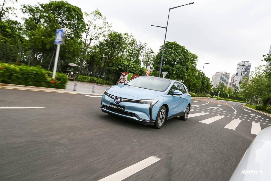 别克电车velite6体验,科技感满满别克velite6看车记