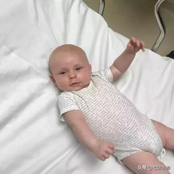 车都压扁了孩子却没事，有娃的家长们都应该学习这些知识