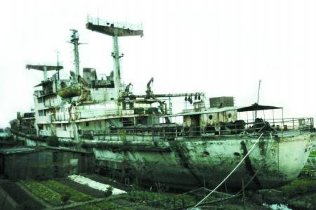 钢材匮乏的年代，中国建造世界上最大的水泥船，终身只航行过一次