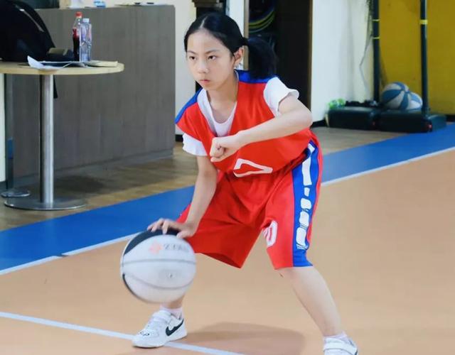 KTO女生打篮球用几号球?女生打篮球有什么好处?