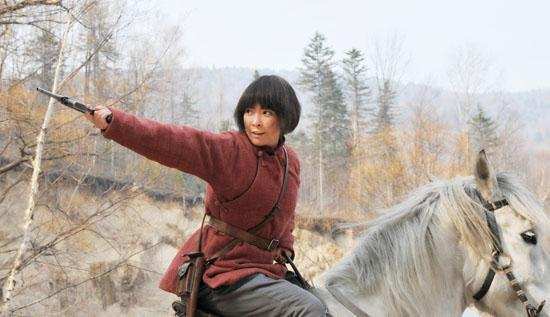 《*党**的女儿》陶万荣:*向前徐**称她假小子,毛主席叫她黄毛丫头