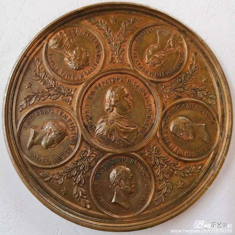 泉耕：教堂建筑金属章