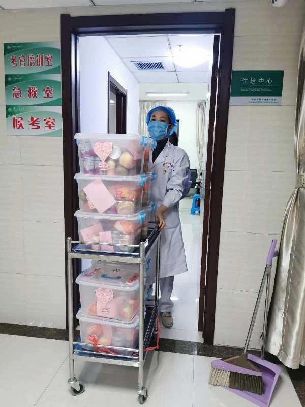 巾帼抗疫显担当铿锵玫瑰展本色,巾帼建功战疫情坚守初心绽芳华