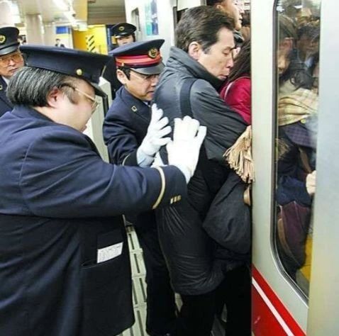 现在年轻人赚钱路子有多野,现在年轻人的赚钱途径