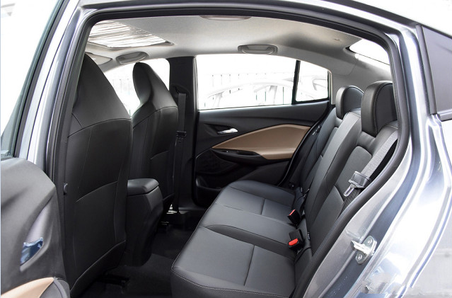 家用省油的车10万块左右,家用便宜省油代步车