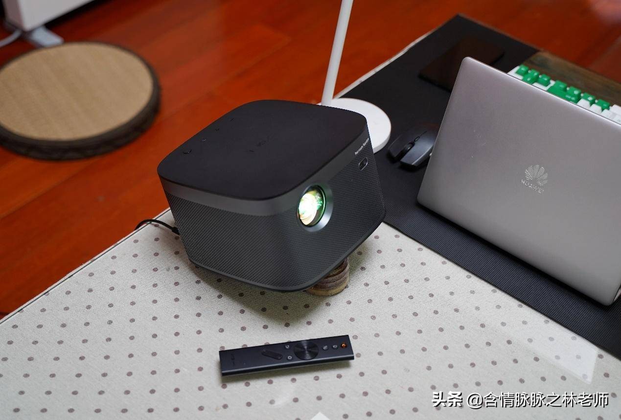 坚果v20投影仪和极米h3s对比,极米投影仪与坚果投影仪哪个更好