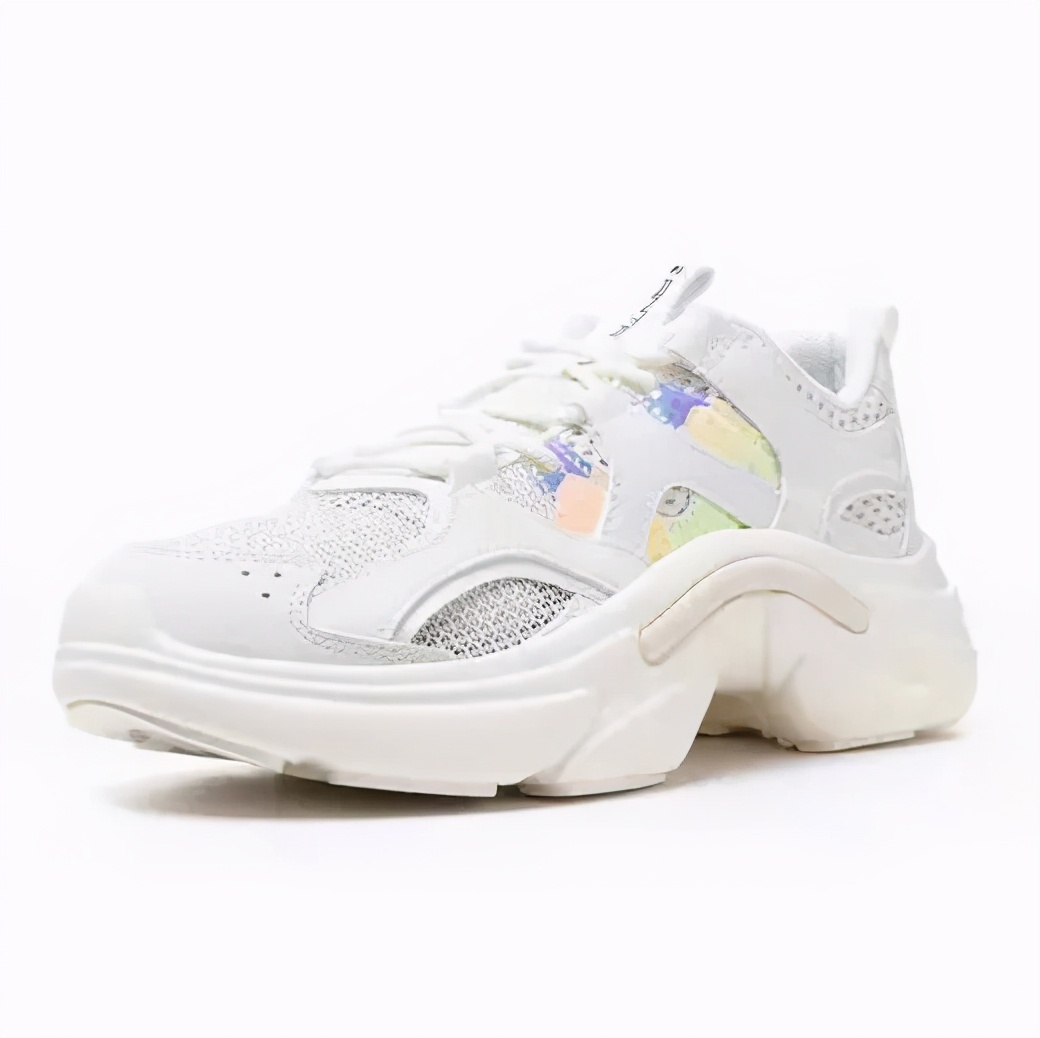 运动休闲3折起!VIP感恩季~专属福利尽在王府井奥莱机场店