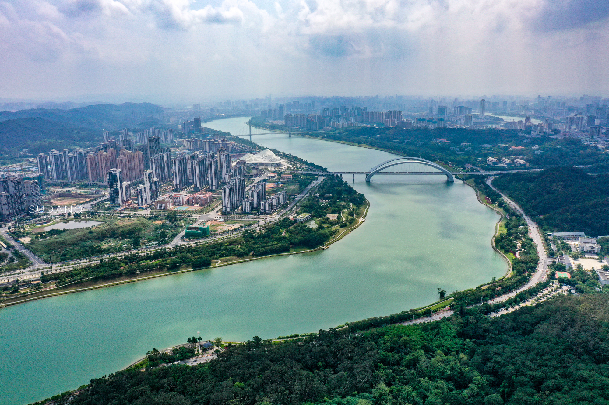 广西南宁夜景邕江大桥,南宁邕江夜游金惠号