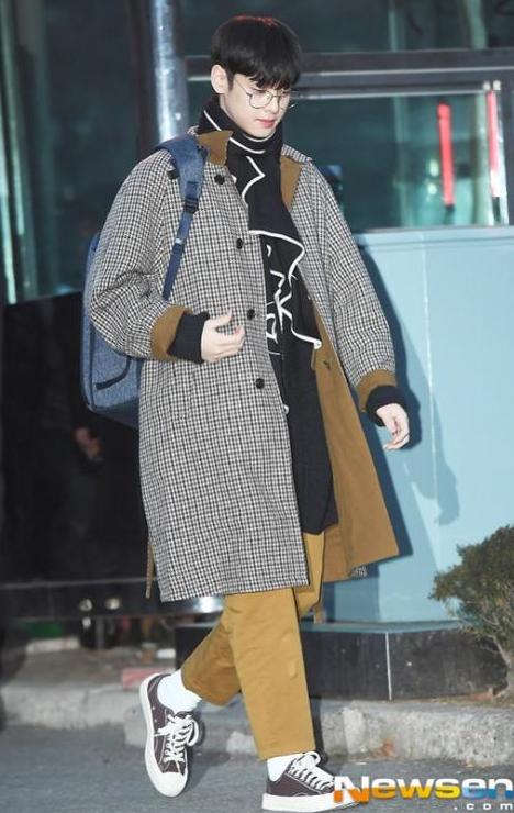 薄底饼干鞋穿搭,厚底饼干鞋搭配什么裤子好看