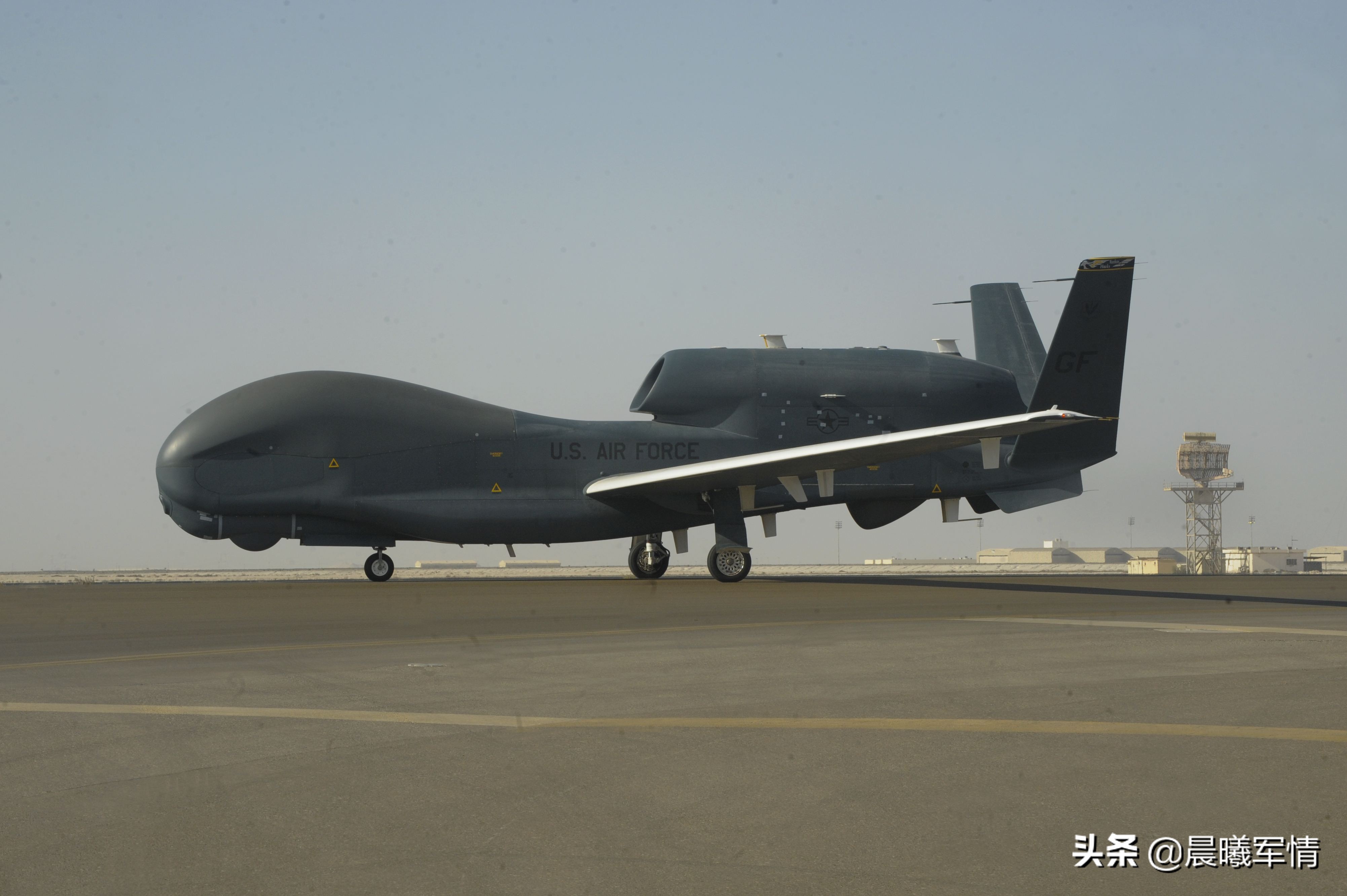 美国rq4全球鹰无人战略侦察机,美国rq4无人机视频