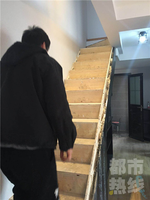 西安300多户业主住烂尾楼,西安一小区多位业主无法按期收房