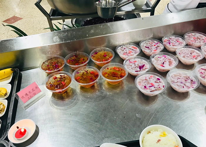 云南大学食堂里有哪些特色美食,云南大学食堂推出20余道玫瑰料理