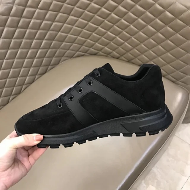 普拉达新款跑步鞋,普拉达最新款黑武士跑鞋