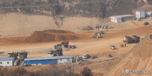 有人要给我投资我应不应该接受,有人要买我家耕地违法吗