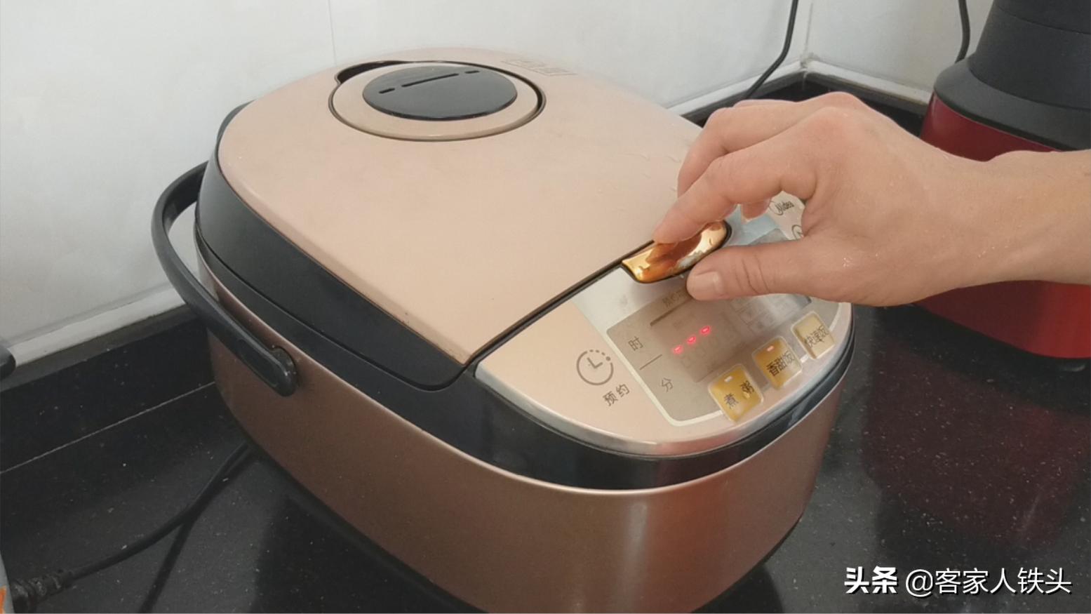 猪脚怎么做才软入味好吃,猪脚怎么做软烂吃起来不腻