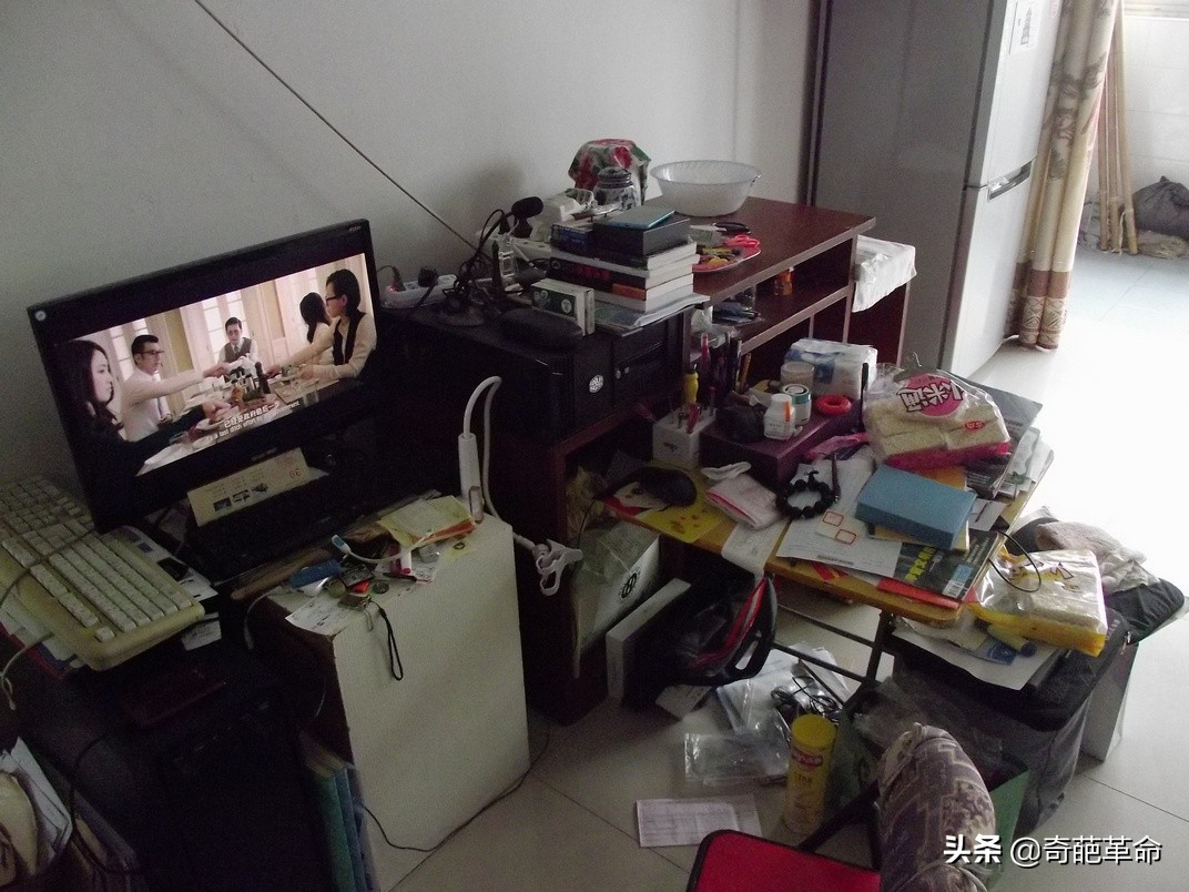 显示器用几年更换比较好,显示器坏了换显示器资料还在吗