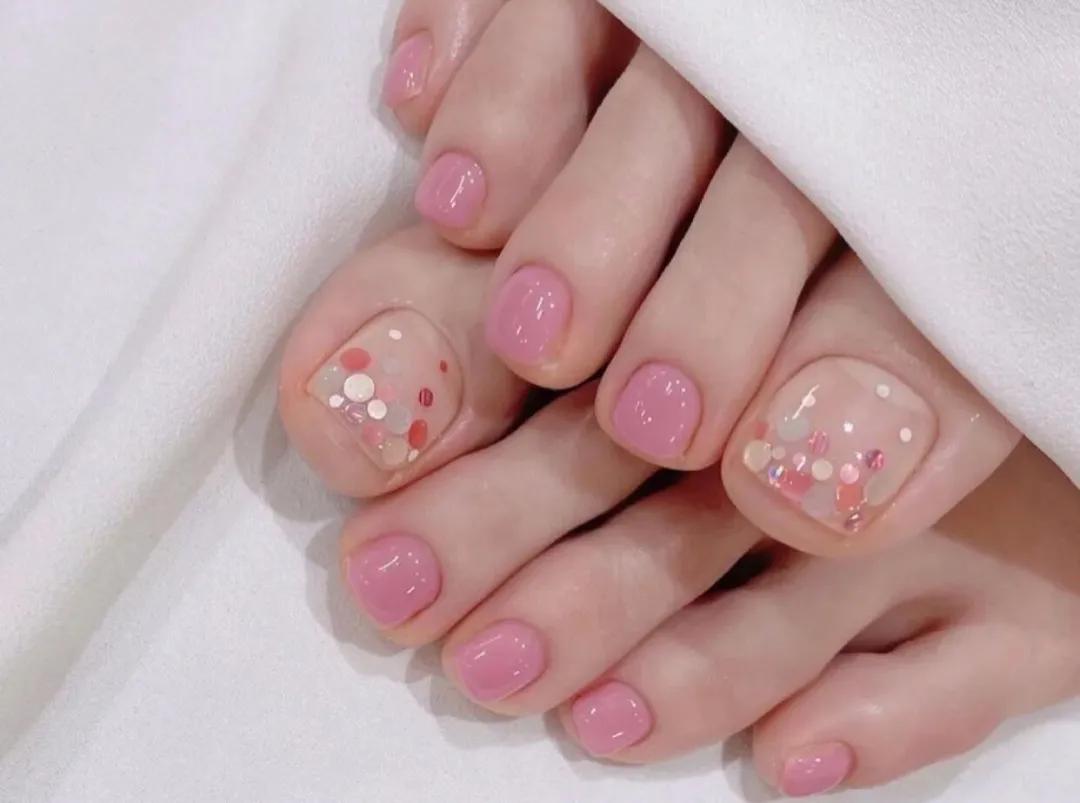 温柔夏季显白脚指甲,脚指甲美甲秋冬显白黄色