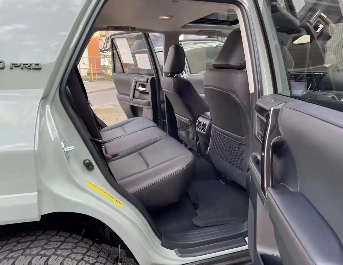 全进口丰田超霸2023款落地价,丰田超霸4.0和丰田陆巡4.0