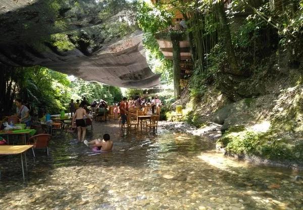 成都周边凉快又可以耍水的地方,成都周边哪有耍水的地方