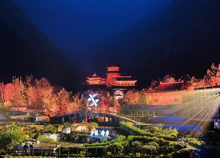 易烊千玺弟弟走秀完整版,易烊千玺弟弟走秀视频