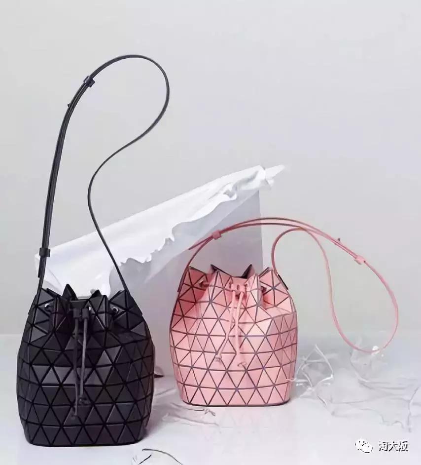 三宅一生baobao发布会,三宅一生钻石包樱花粉