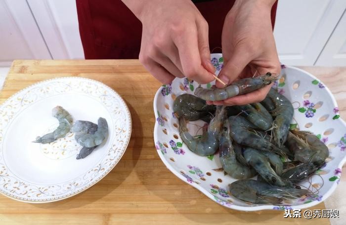 三鲜饺子馅怎么调鲜嫩多汁,三鲜馅饺子怎么调馅多汁