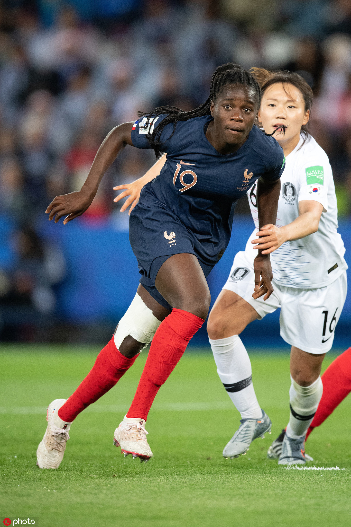 女足怎么挑选足球鞋又便宜又实惠,阿迪达斯女足世界杯足球鞋