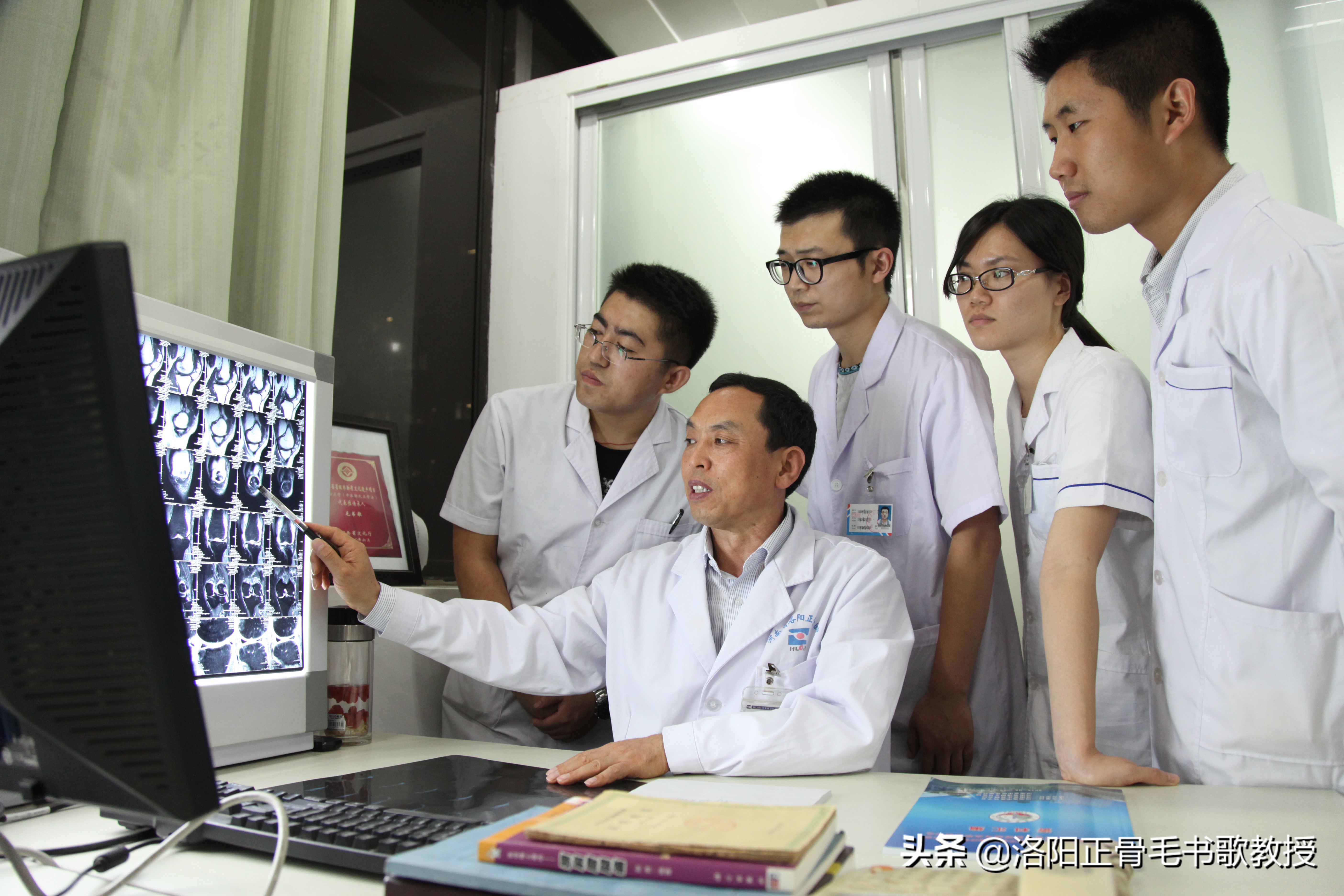 洛阳有这样一位医者,半生贡献在骨伤领域,自创疗法造福百姓