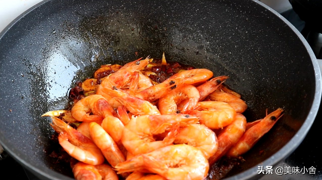 用麻辣小龙虾调料怎么做干锅虾,麻辣干锅虾和土豆的做法大全