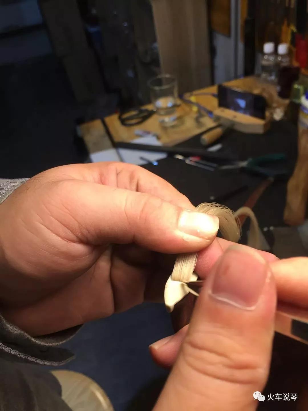 手把手带你学换刃,高档的小提琴弓毛用平了怎么换