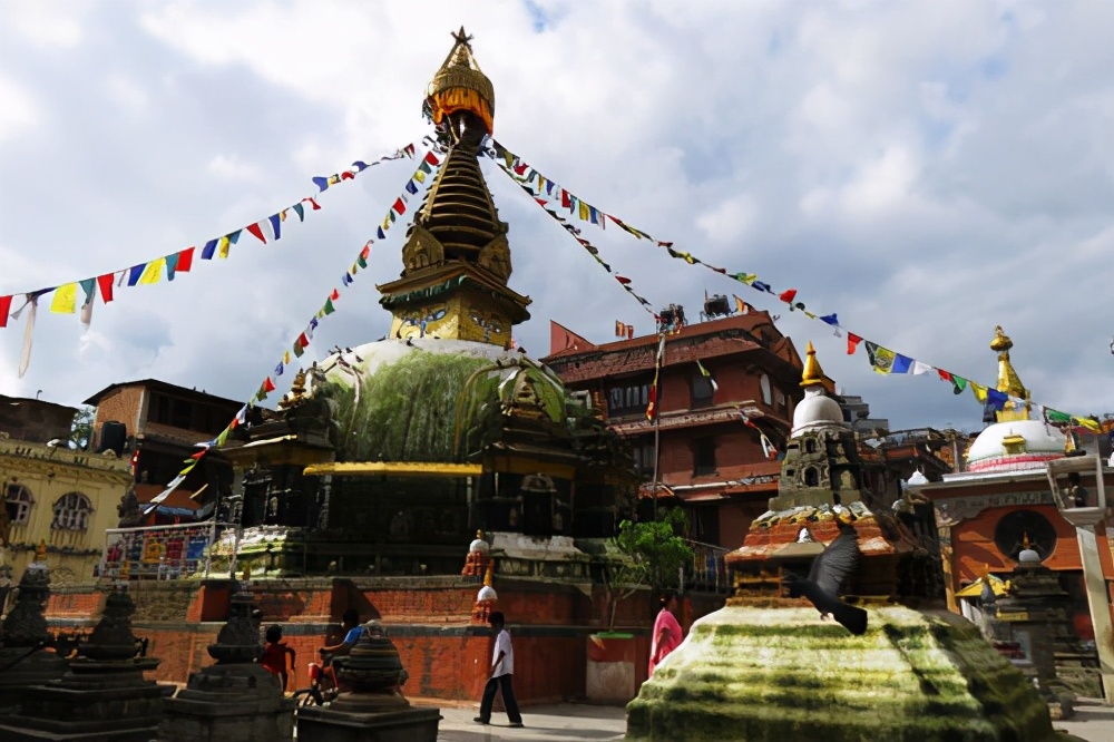 三面被印度包围,南亚内陆小国尼泊尔,为何与中国越走越近?