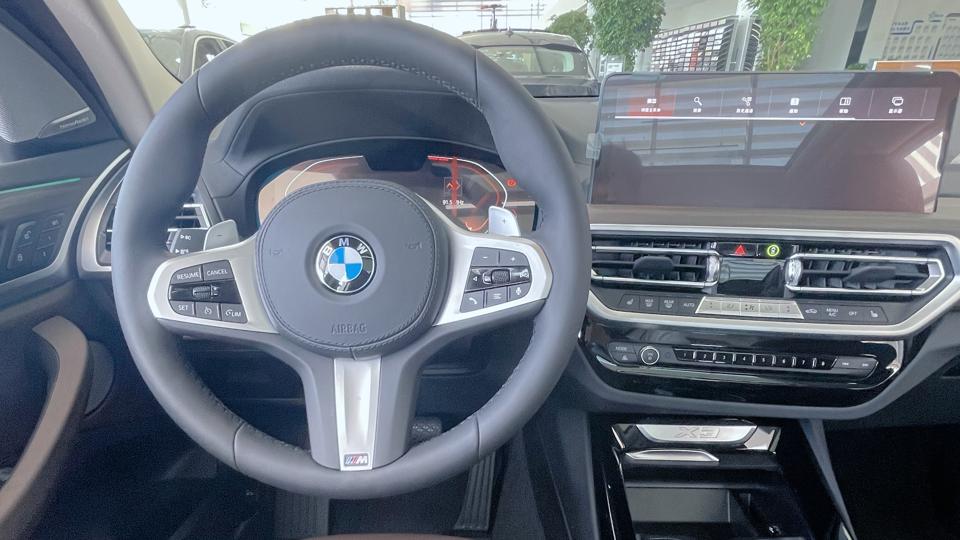 宝马x3现在买属于抄底吗,宝马x3全款提车价目表30万左右