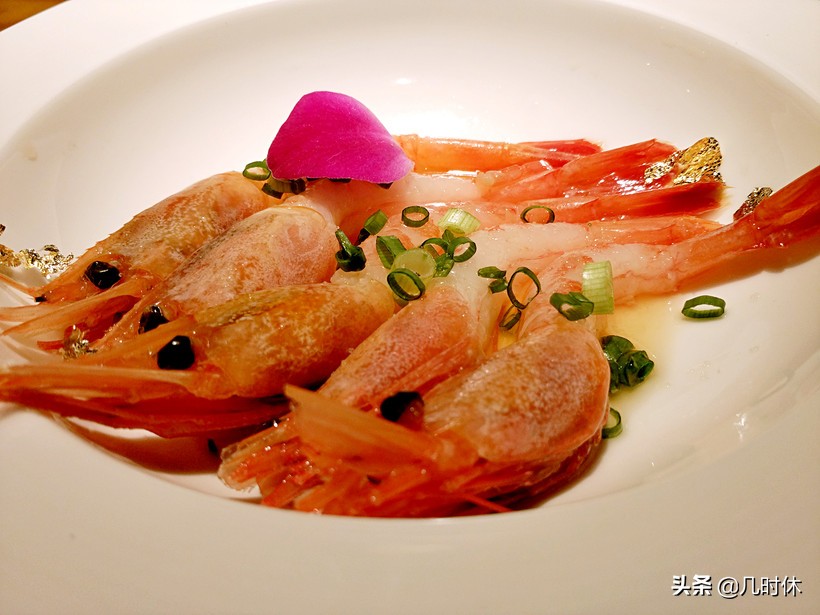 女生出门在外一定要保护自己防狼,出门在外女生注意安全